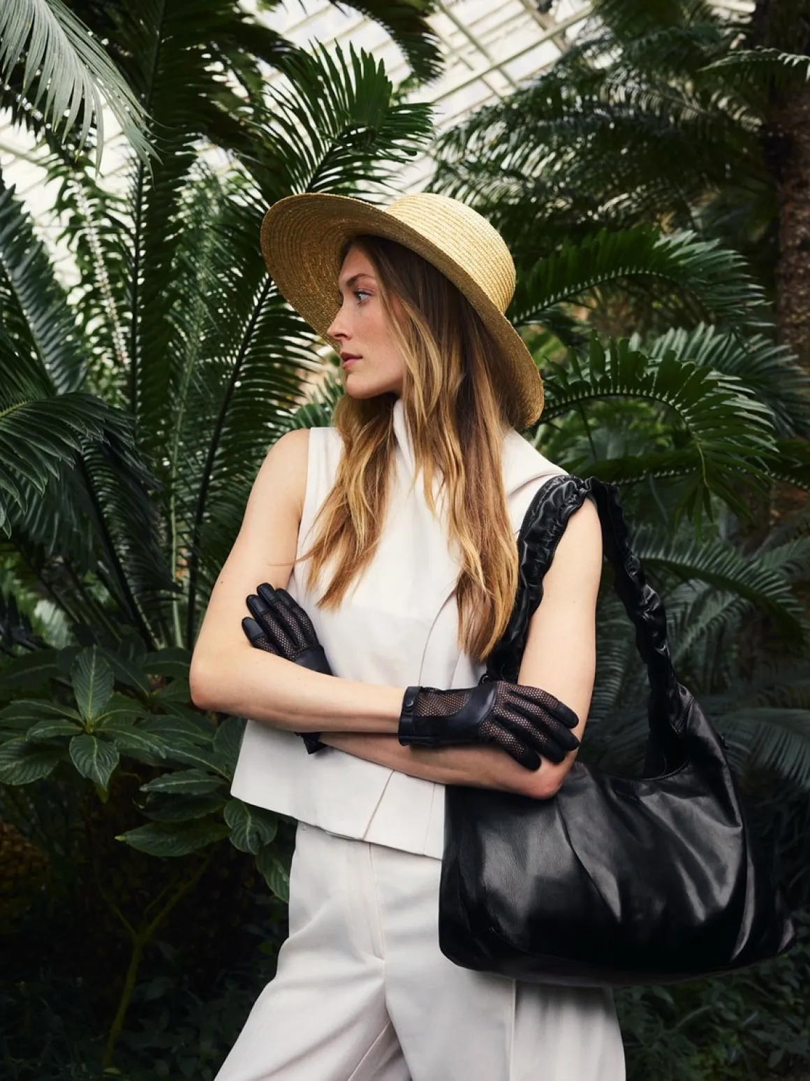 Seoul shoulder bag medium - black (schwarz)